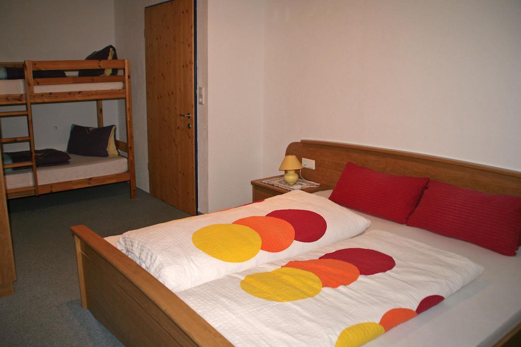 Gaestehaus Falkenblick Arzl im Pitztal Room photo