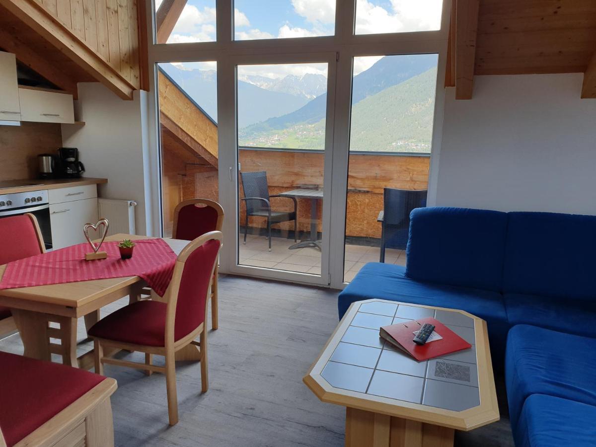 Gaestehaus Falkenblick Arzl im Pitztal Exterior photo